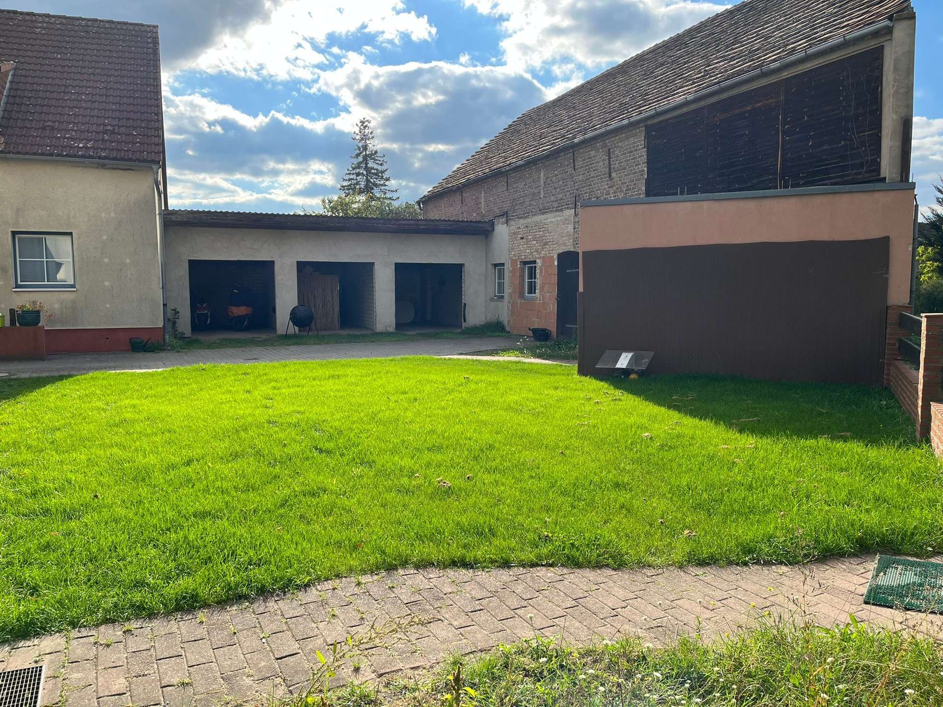 Dreiseitenhof-Garage-SZ293