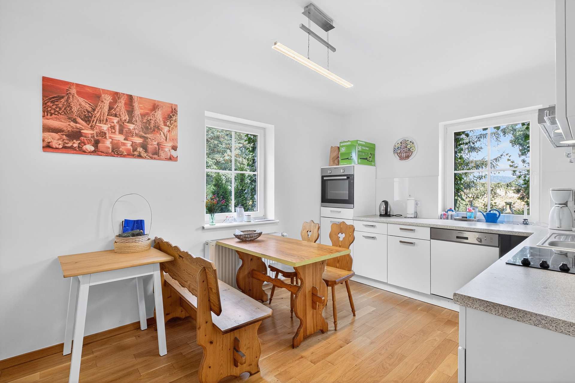 Kueche-mit-Ausblick-SZ285