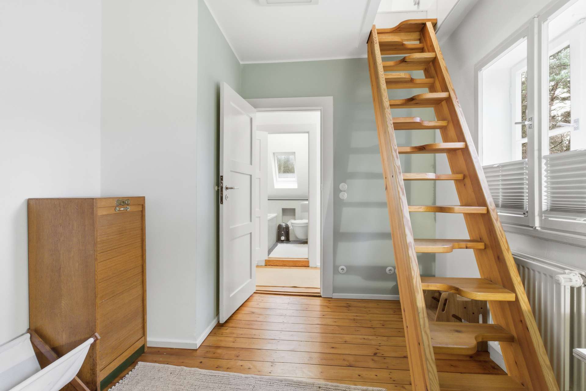 Treppe-ins-Dach-Zimmer-SZ292