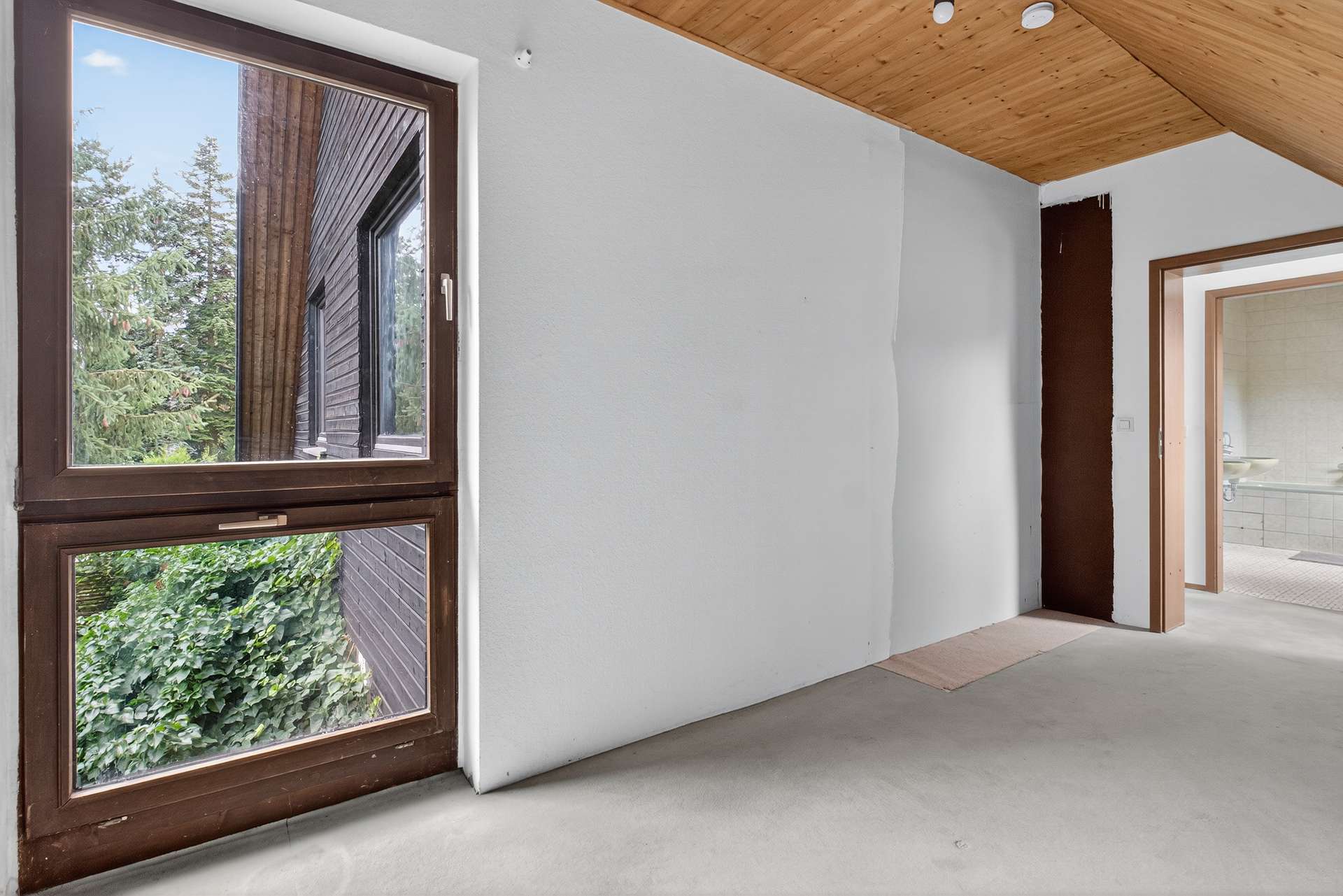 Zimmer-1-von-3-im-1.OG-SZ273