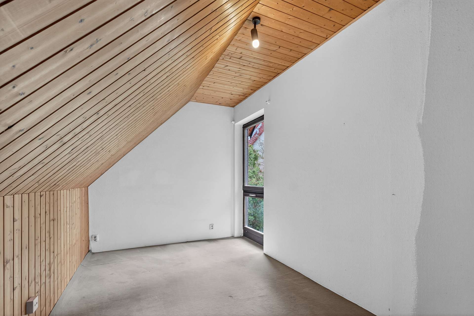 Zimmer-3-von-3-im-1.OG-SZ273