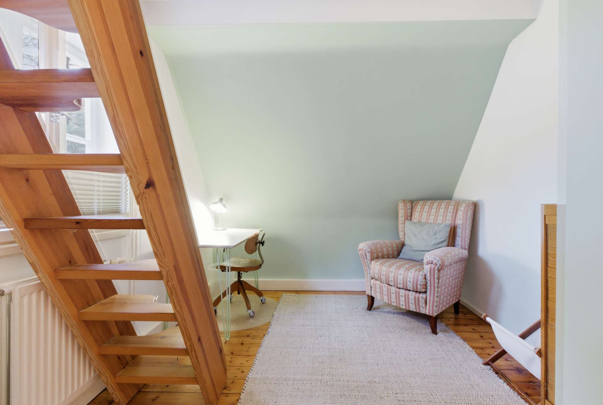 Zimmer-Treppe-ins-Dach-SZ292