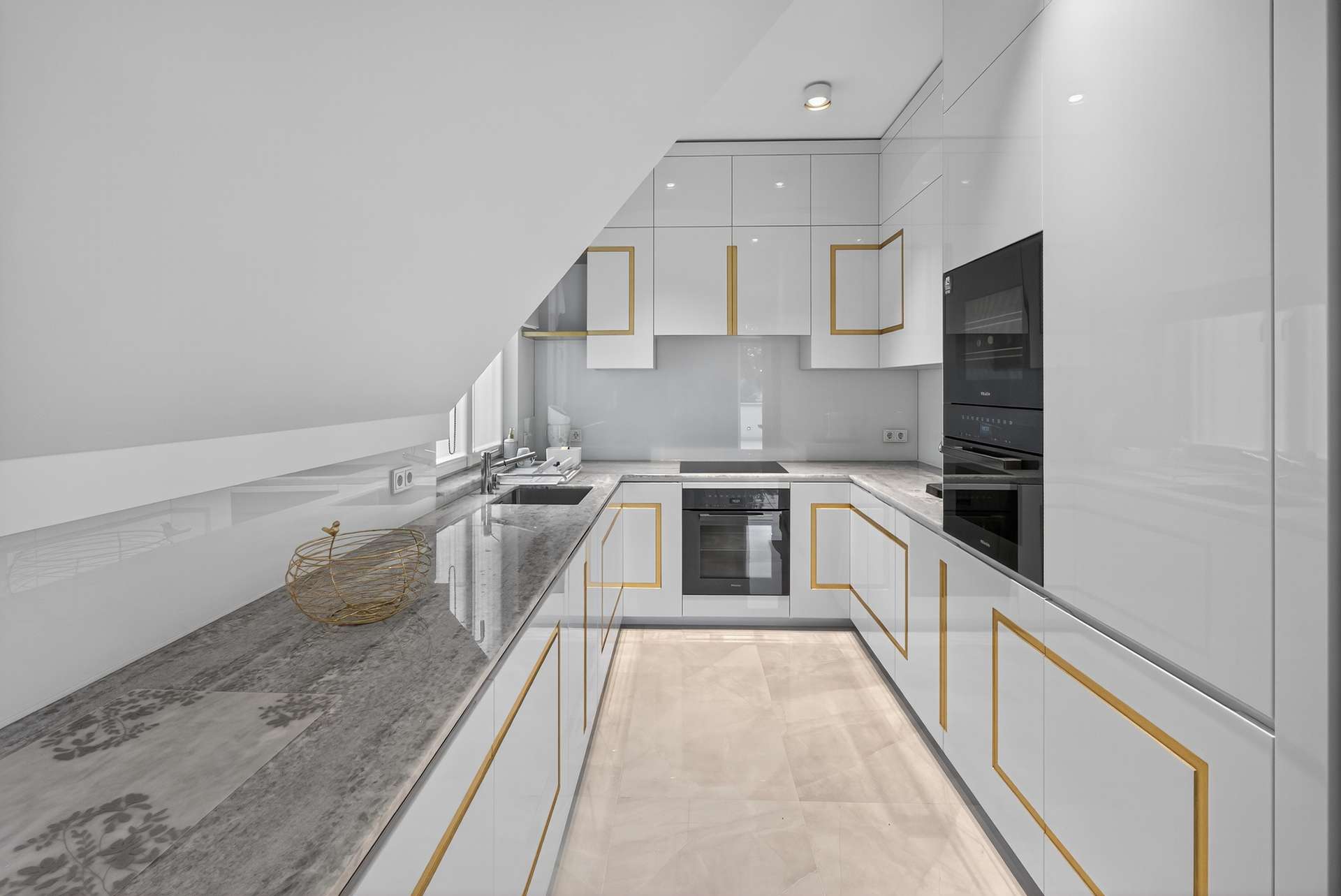 massangefertigte-Kueche-SZ275