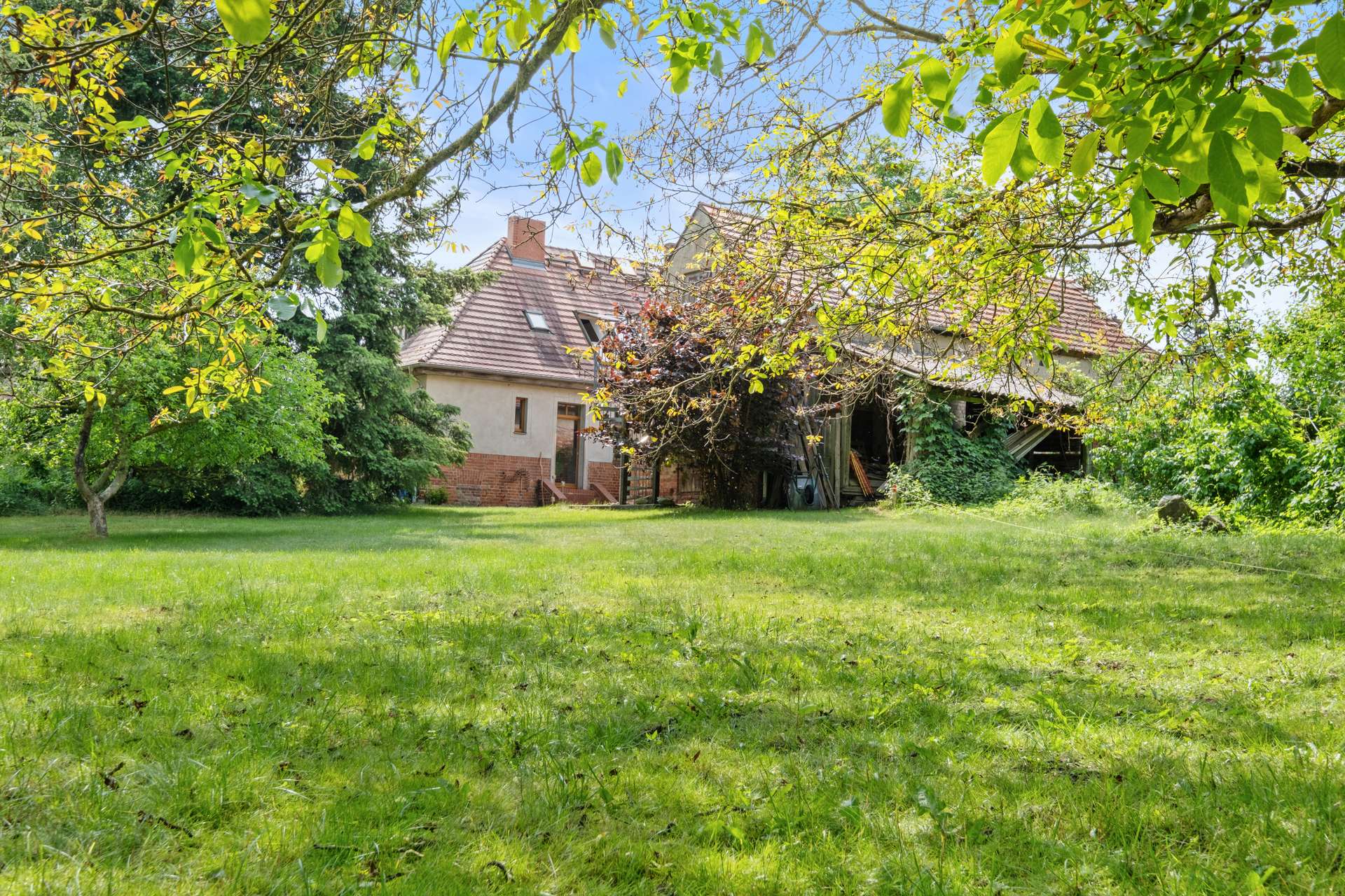 mehr-als-1.100qm-Grundstueck-SZ260