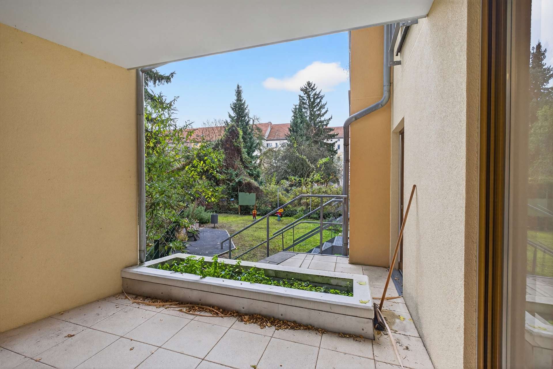 Blick-in-den-Garten-SZ313