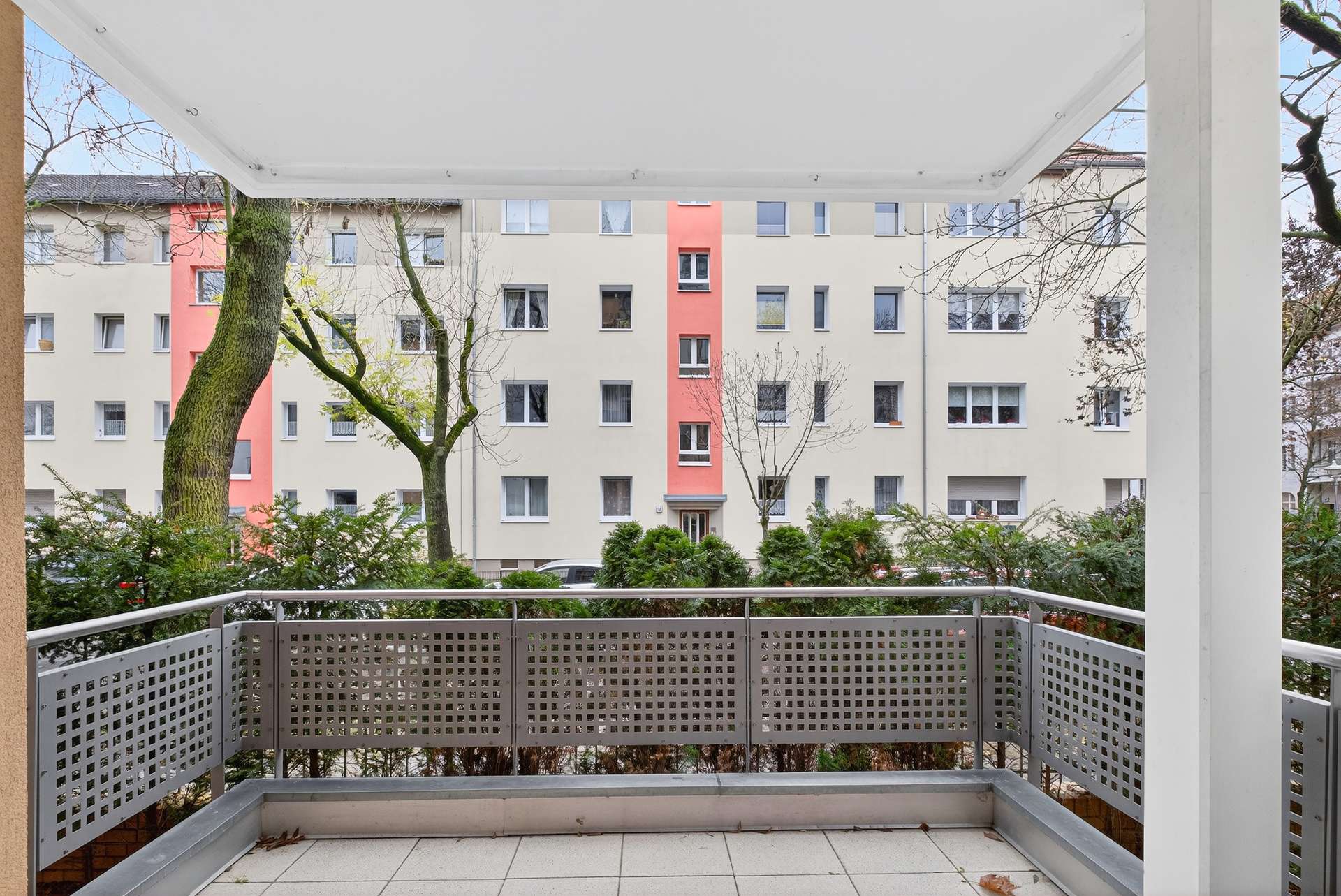 ruhiger-Balkon-SZ313